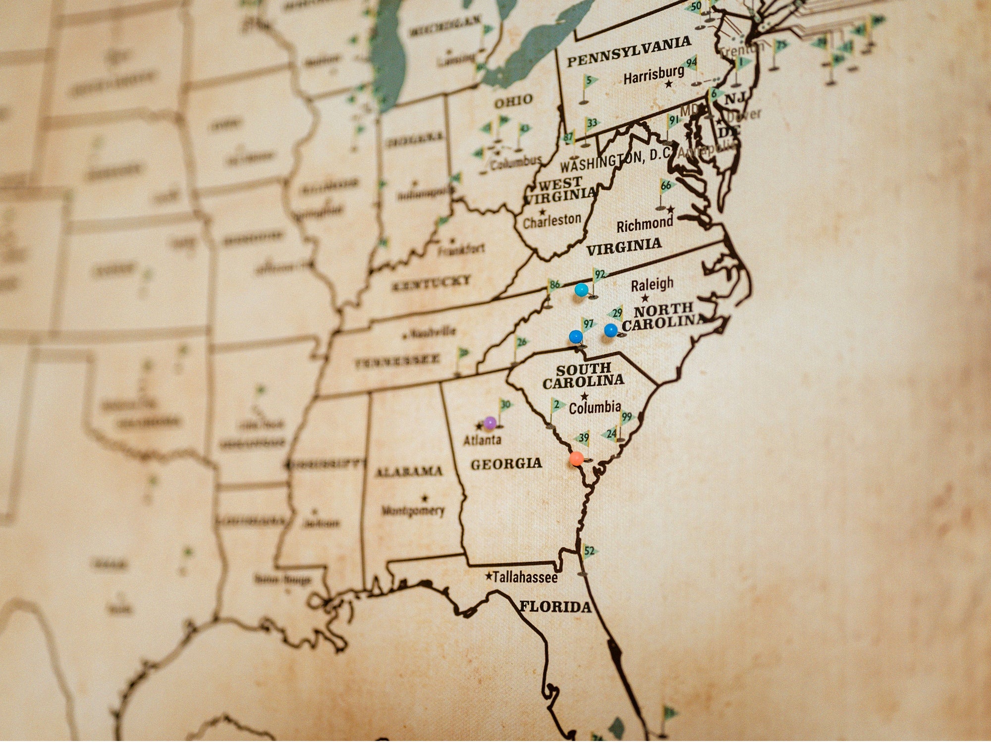 Top 100 US Golf Courses Map, Push Pin Canvas, VINTAGE STYLE Map World Vibe Studio 